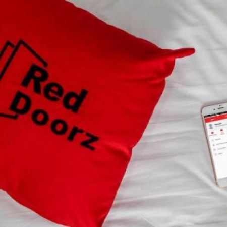 Reddoorz Plus @ Karet Setiabudi Jakarta Ngoại thất bức ảnh