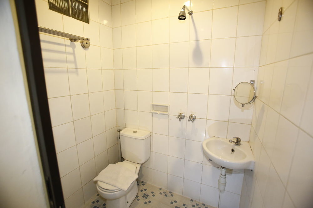 Reddoorz Plus @ Karet Setiabudi Jakarta Ngoại thất bức ảnh