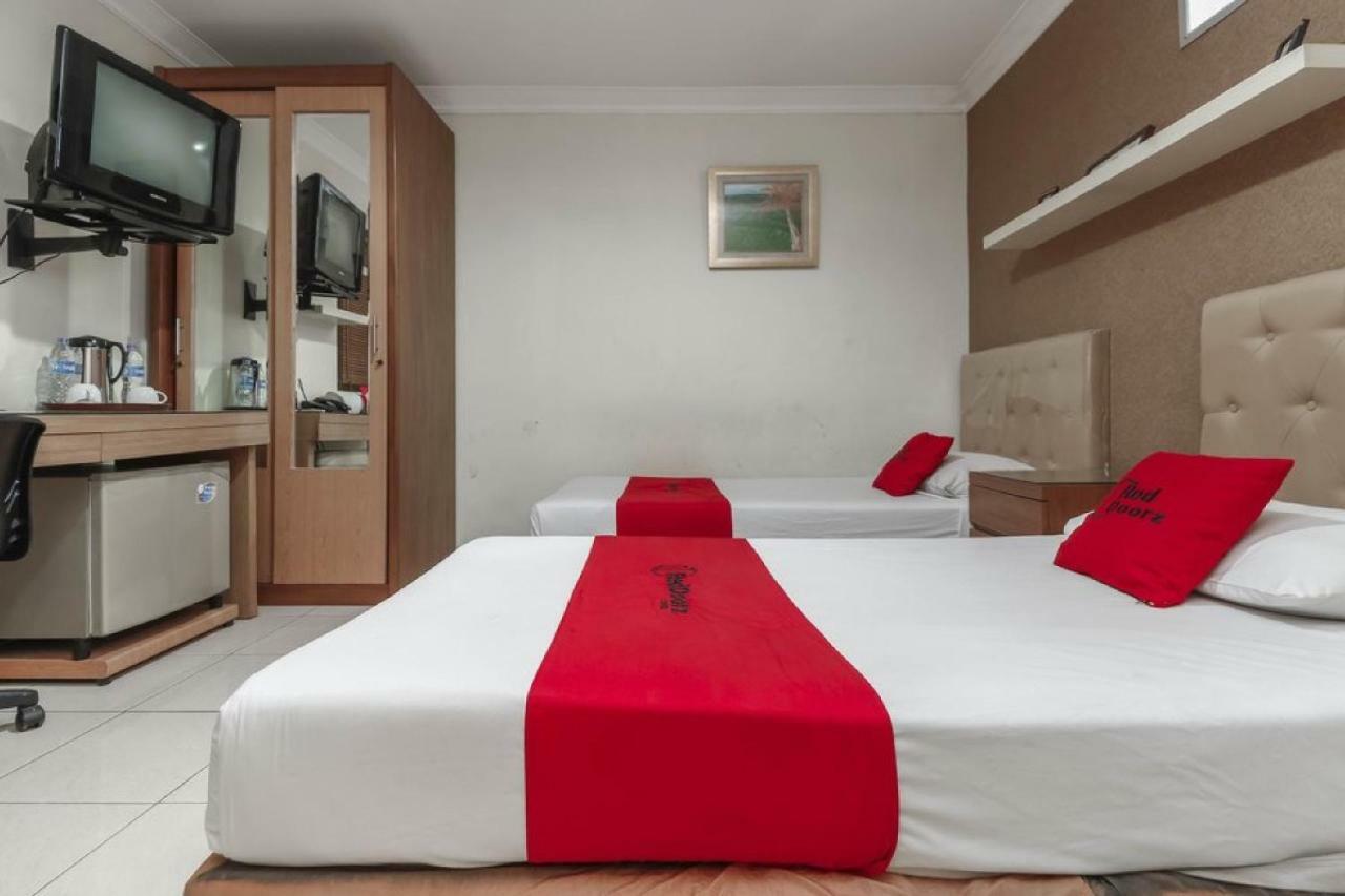 Reddoorz Plus @ Karet Setiabudi Jakarta Ngoại thất bức ảnh